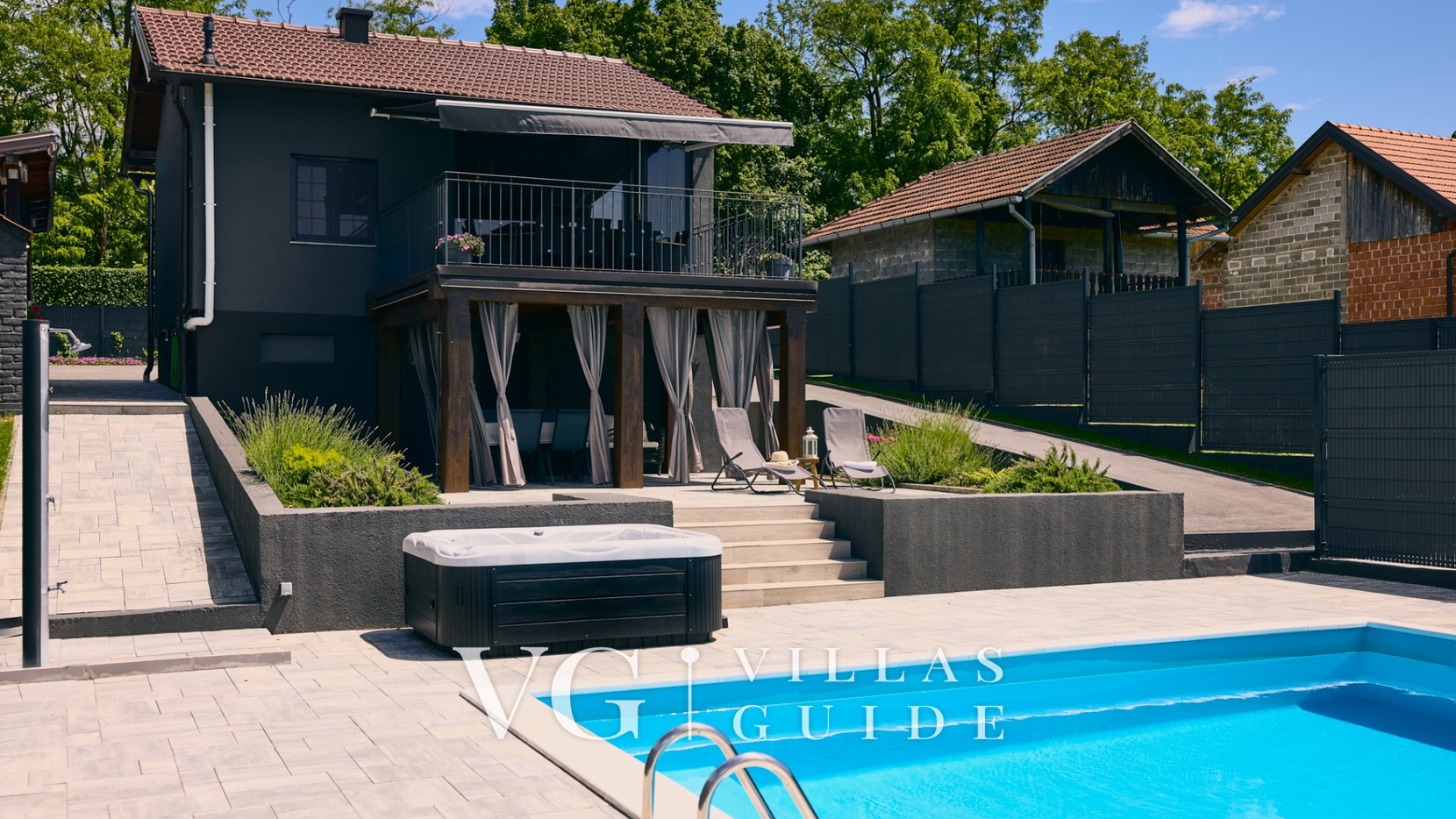 Villa Robinia Hill Residence