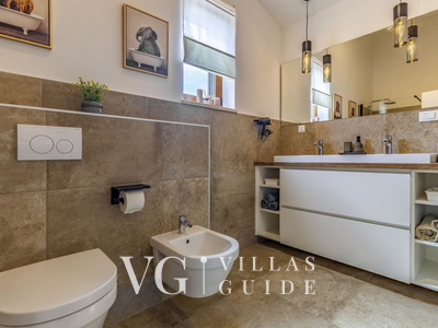 Villa Bella Bathroom