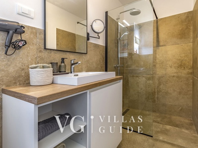 Villa Bella Bathroom