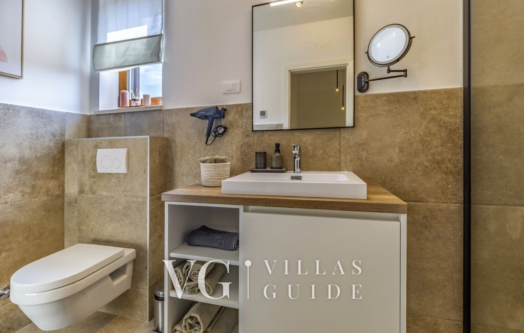 Villa Bella Guest toilet