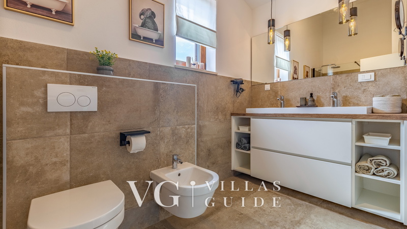 Villa Bella Bathroom