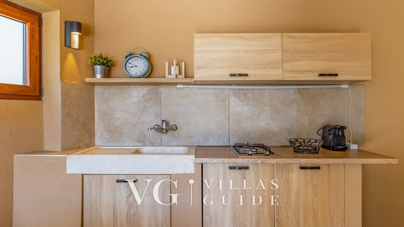 Villa Lona Additional content