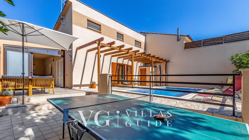 Villa Lona Additional content