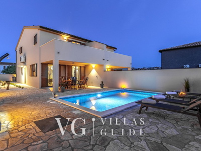 Villa Amica Garden and property exterior
