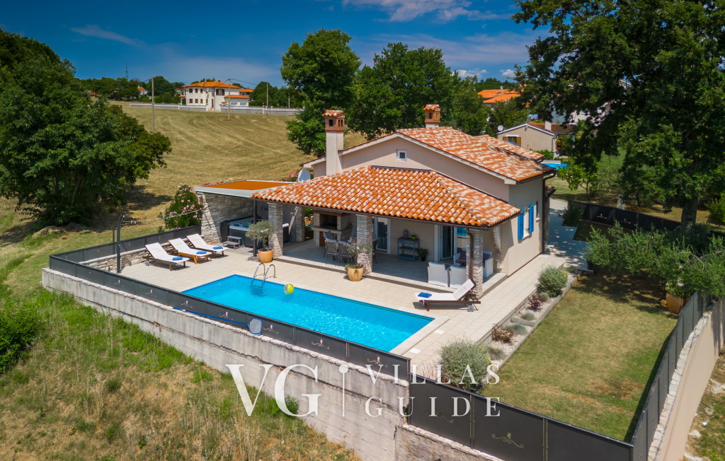 Villa Melnica Garden and property exterior