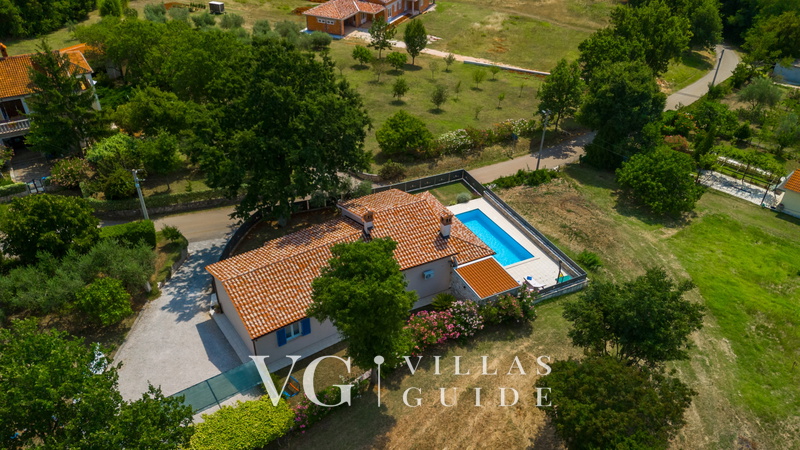 Villa Melnica Garden and property exterior