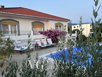 Villa Lara with pool&whirpool&pet friendly&100m from the sea- Rab Giardino e esterni della proprietà
