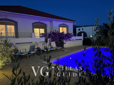 Villa Lara with pool&whirpool&pet friendly&100m from the sea- Rab