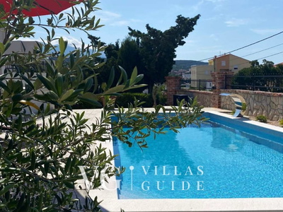 Villa Lara with pool&whirpool&pet friendly&100m from the sea- Rab