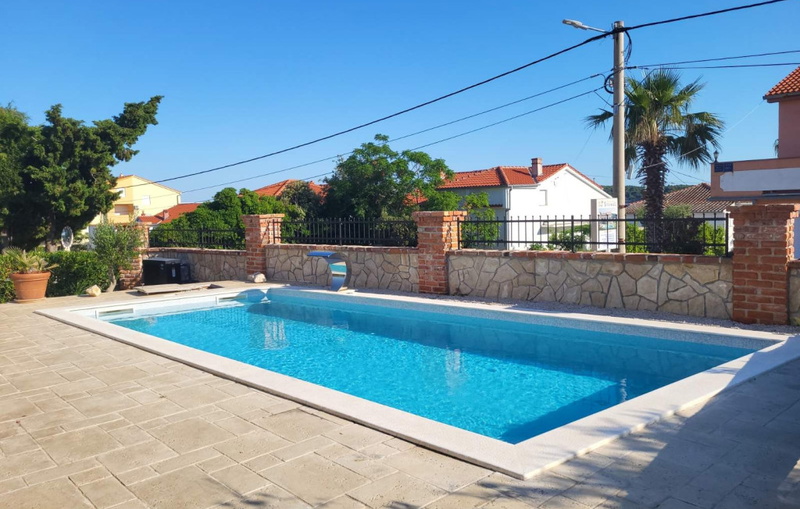Villa Lara with pool&whirpool&pet friendly&100m from the sea- Rab