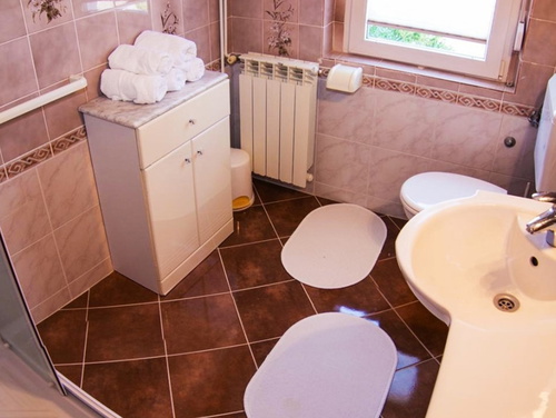 Villa Lara with pool&whirpool&pet friendly&100m from the sea- Rab