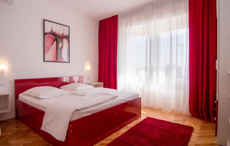 Villa Lara with pool&whirpool&pet friendly&100m from the sea- Rab