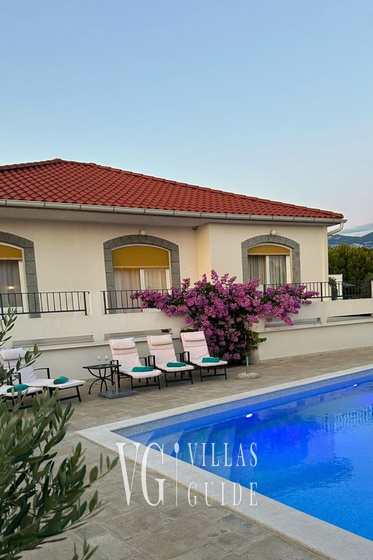 Villa Lara with pool&whirpool&pet friendly&100m from the sea- Rab Dvorište i vanjski dio objekta