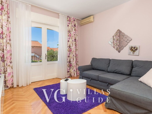 Villa Lara with pool&whirpool&pet friendly&100m from the sea- Rab