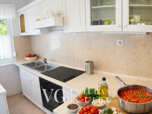 Villa Lara with pool&whirpool&pet friendly&100m from the sea- Rab