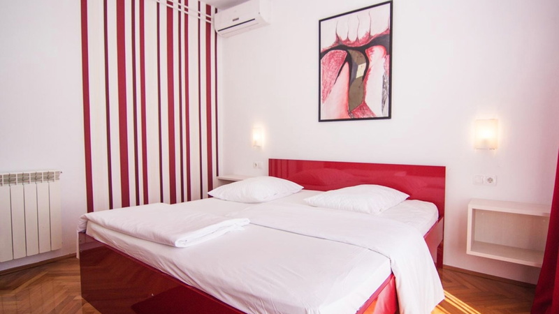 Villa Lara with pool&whirpool&pet friendly&100m from the sea- Rab