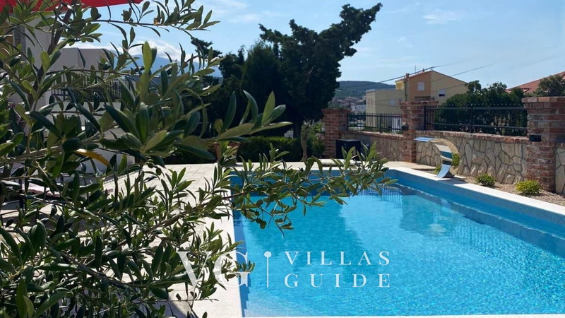 Villa Lara with pool&whirpool&pet friendly&100m from the sea- Rab Bazen