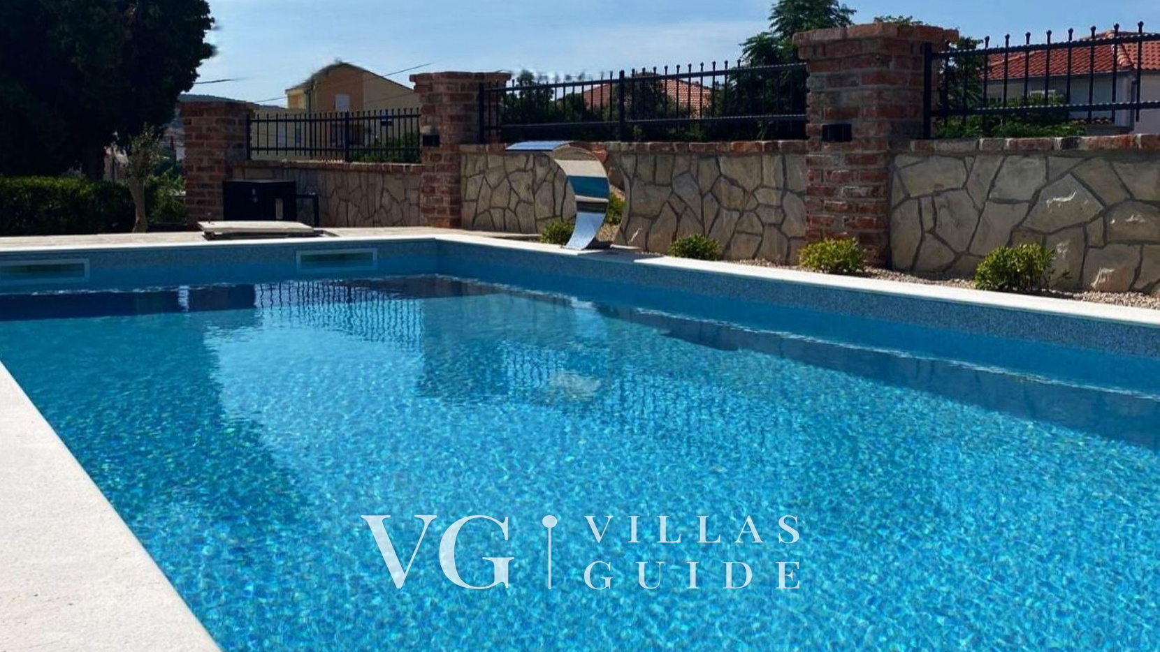 Villa Lara with pool&whirpool&pet friendly&100m from the sea- Rab Pool