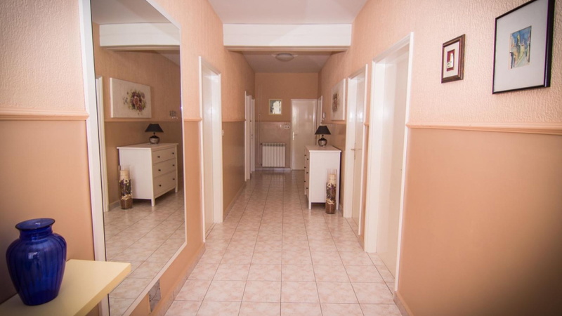 Villa Lara with pool&whirpool&pet friendly&100m from the sea- Rab