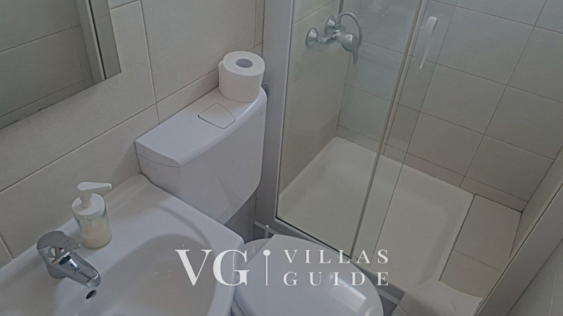 Villa Lara with pool&whirpool&pet friendly&100m from the sea- Rab Kupaonica