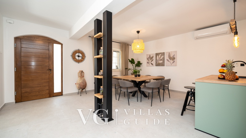 Villa Lara with pool&whirpool&pet friendly&100m from the sea- Rab Ostalo
