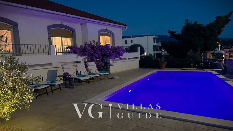 Villa Lara with pool&whirpool&pet friendly&100m from the sea- Rab Dvorište i vanjski dio objekta