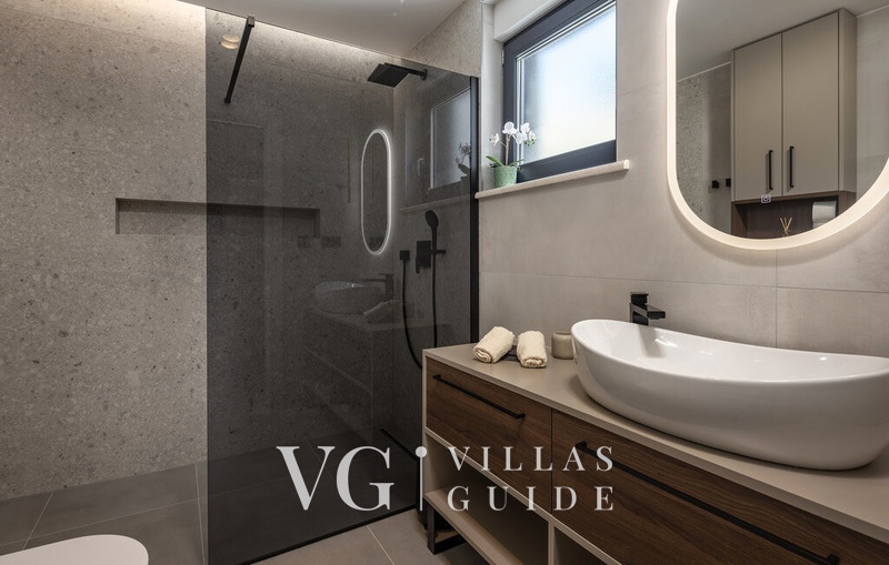Villa Aura Bathroom