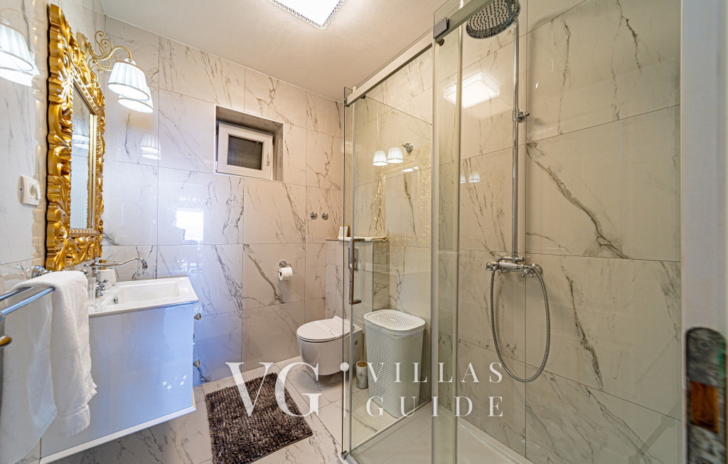 Seafront Villa Mijo Kupaonica