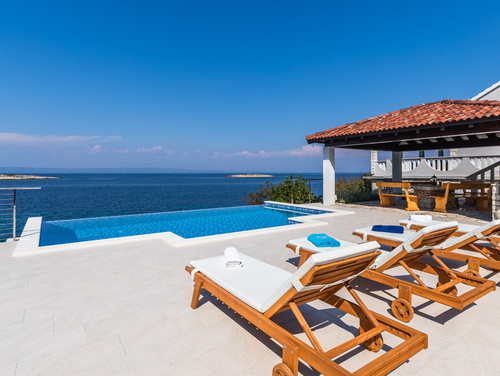 Seafront Villa Mijo