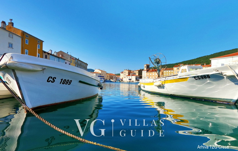 Villa Victoria beachfront&pool &petfriendly Microlocation