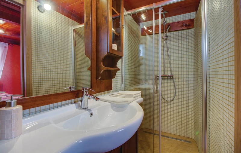 Villa Victoria beachfront&pool &petfriendly