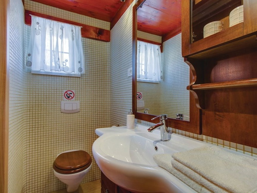 Villa Victoria beachfront&pool &petfriendly