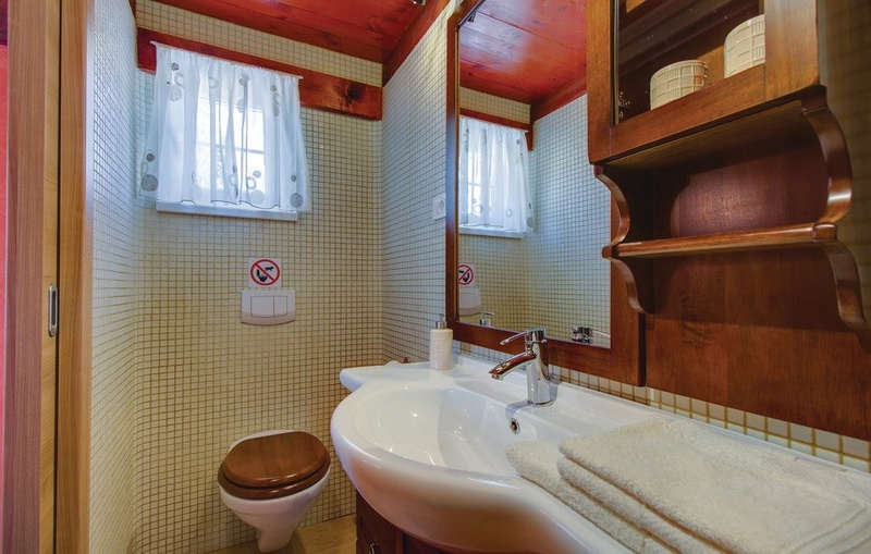 Villa Victoria beachfront&pool &petfriendly