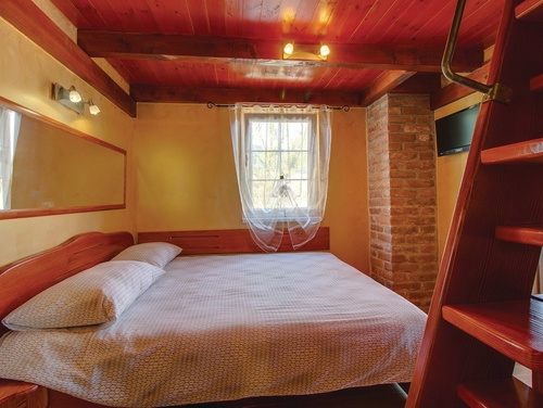 Villa Victoria beachfront&pool &petfriendly