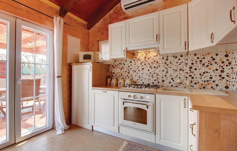 Villa Victoria beachfront&pool &petfriendly