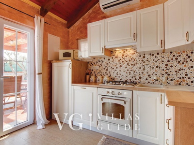 Villa Victoria beachfront&pool &petfriendly Kuhinja