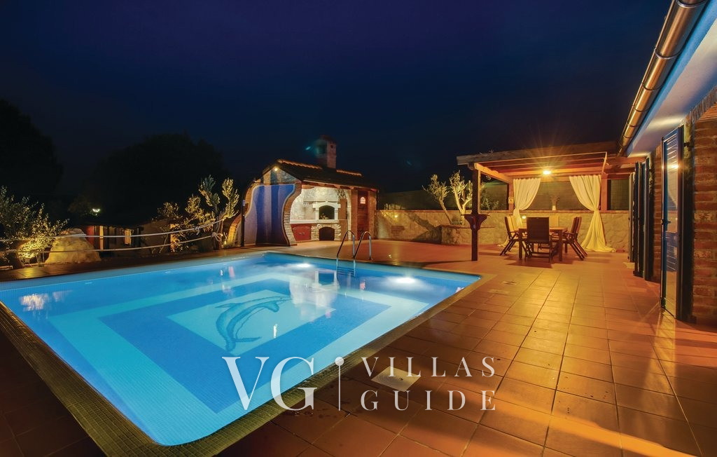 Villa Victoria beachfront&pool &petfriendly Bazen