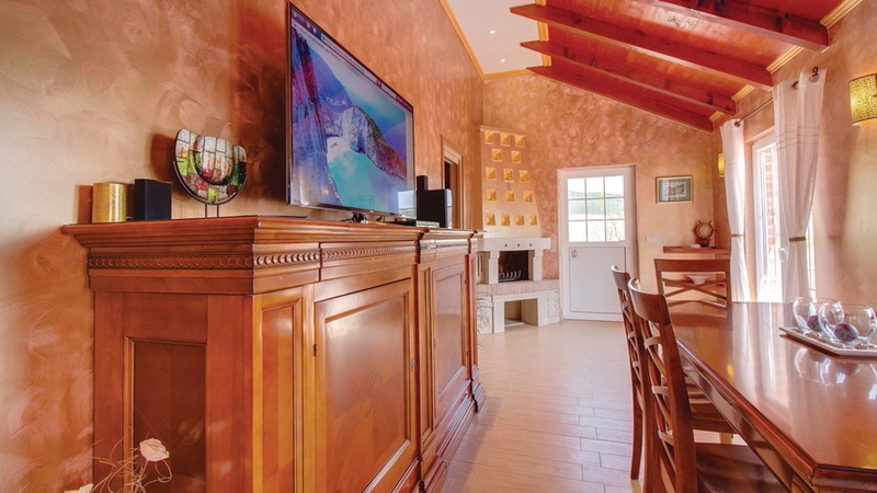 Villa Victoria beachfront&pool