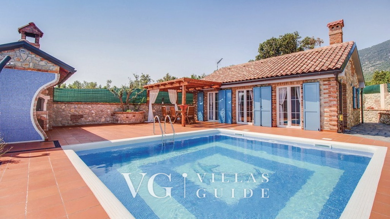 Villa Victoria beachfront&pool