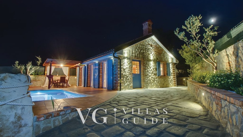 Villa Victoria beachfront&pool