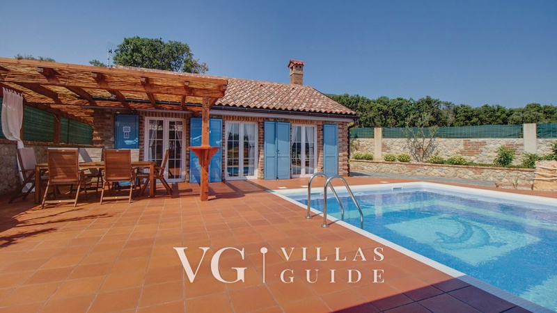 Villa Victoria beachfront&pool