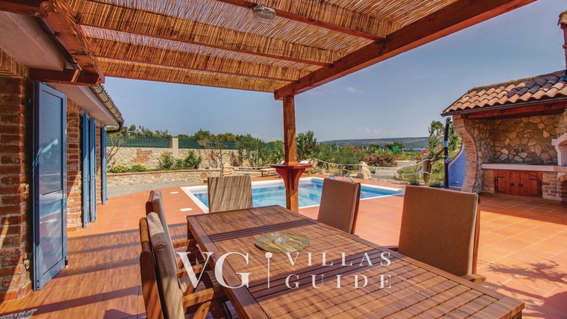 Villa Victoria beachfront&pool