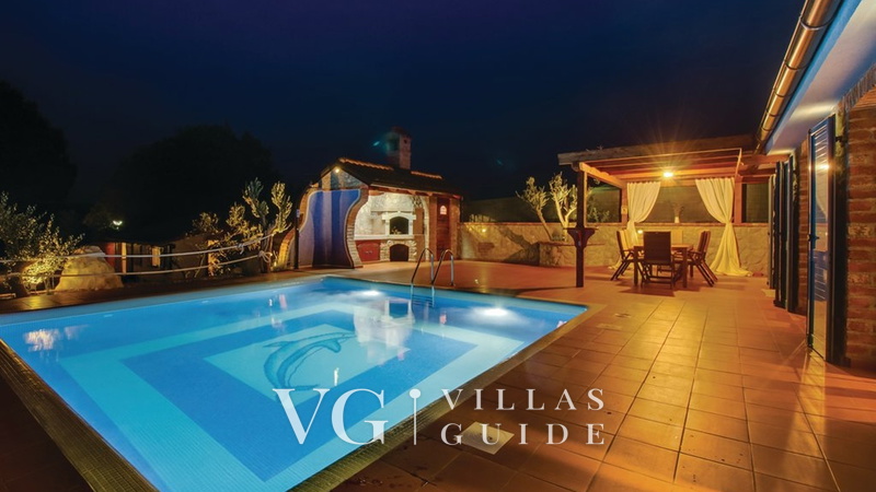 Villa Victoria beachfront&pool