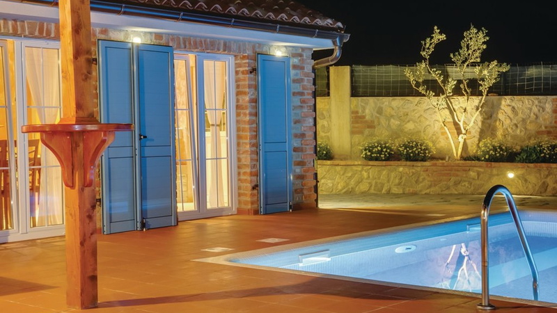 Villa Victoria beachfront&pool