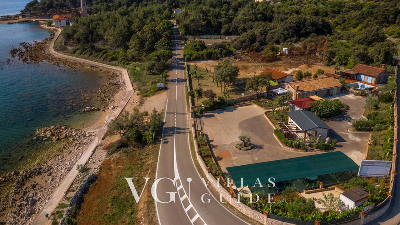 Villa Victoria beachfront&pool micro_location