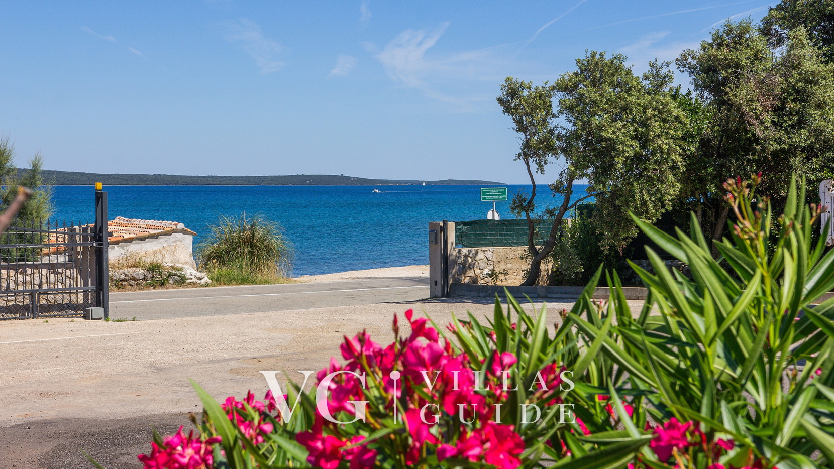 Villa Victoria beachfront&pool micro_location