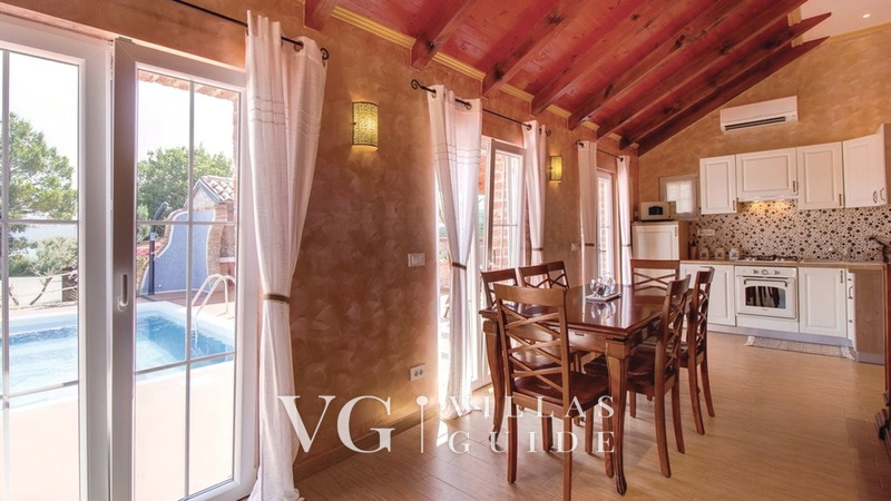 Villa Victoria beachfront&pool