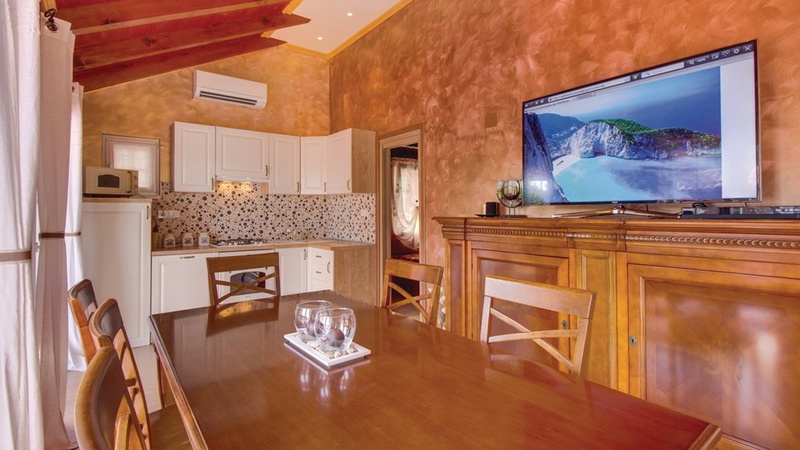 Villa Victoria beachfront&pool