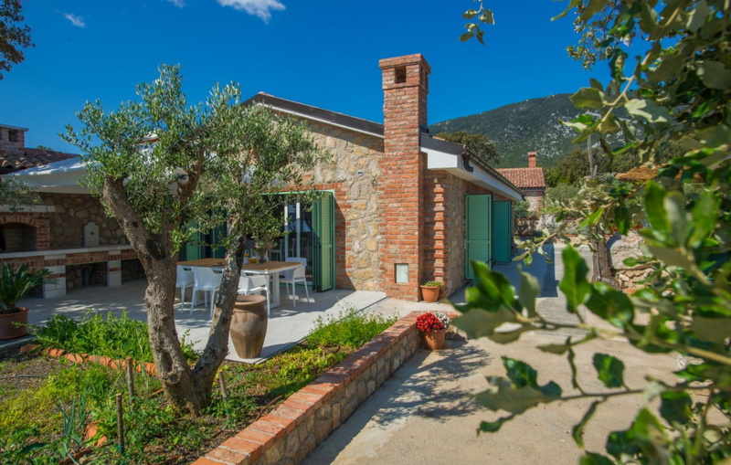 Vila Roselina beachfront&pool&whirpool&petfriendly