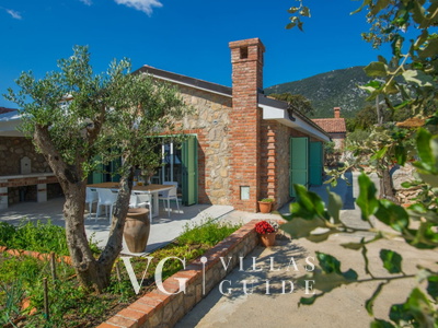 Vila Roselina beachfront&pool&whirpool&petfriendly Dvorište i vanjski dio objekta